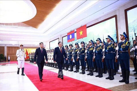 Thủ tướng Lê Minh Hưng chủ trì lễ đón trọng thể Thủ tướng Thái Lan