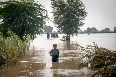 UNICEF cảnh báo hơn 1 tỷ trẻ em phải đối mặt cùng lúc nhiều rủi ro khí hậu