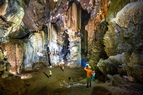 Phát hiện hang động mới tại Vườn quốc gia Phong Nha - Kẻ Bàng