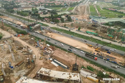 Hà Nội: Phân luồng giao thông phục vụ thi công nút giao Vành đai 3,5 với Đại lộ Thăng Long