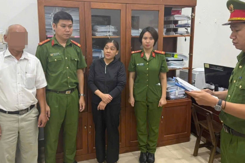 Dùng chiêu trò vay vốn mua ki-ốt chợ để lừa đảo 835 triệu đồng, một phụ nữ bị khởi tố