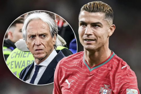 Ronaldo tiết lộ mâu thuẫn với HLV đội tuyển Bồ Đào Nha