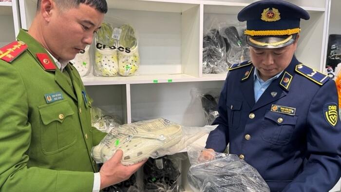 <a href="/thi-truong" title="Thị trường" rel="dofollow">Thị trường</a>