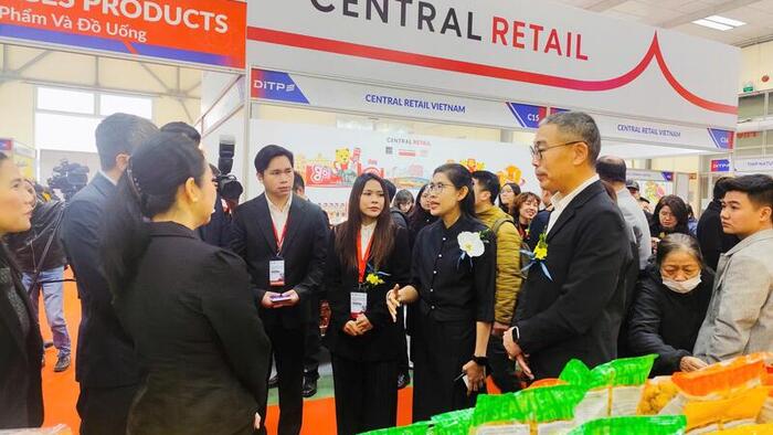 <a href="/thi-truong" title="Thị trường" rel="dofollow">Thị trường</a>