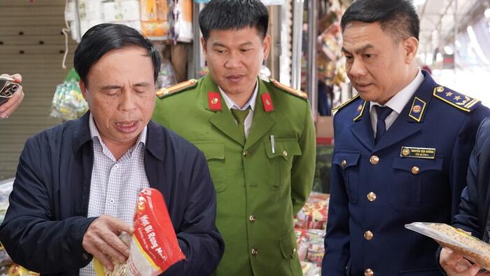 <a href="/thi-truong" title="Thị trường" rel="dofollow">Thị trường</a>