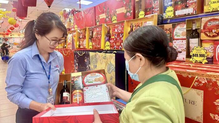 <a href="/thi-truong" title="Thị trường" rel="dofollow">Thị trường</a>