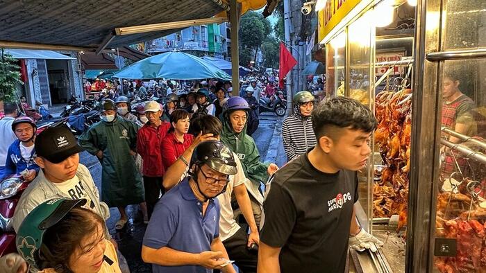 <a href="/thi-truong" title="Thị trường" rel="dofollow">Thị trường</a>