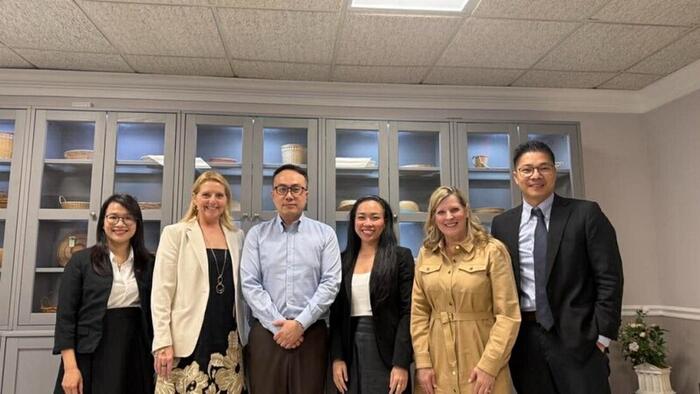 <a href="/thi-truong" title="Thị trường" rel="dofollow">Thị trường</a>