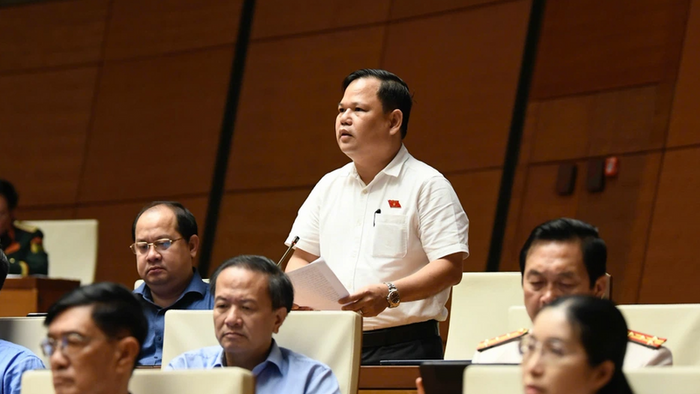 <a href="/thi-truong" title="Thị trường" rel="dofollow">Thị trường</a>