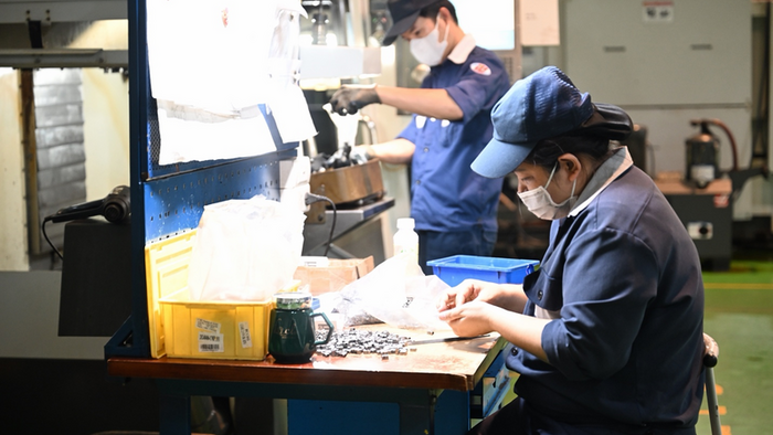 <a href="/thuong-gia" title="Thương gia" rel="dofollow">Thương gia</a>