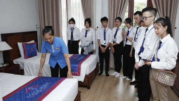 <a href="/doanh-nghiep" title="Doanh nghiệp" rel="dofollow">Doanh nghiệp</a>