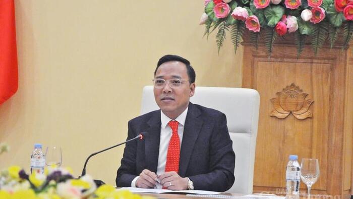 <a href="/thuong-gia" title="Thương gia" rel="dofollow">Thương gia</a>