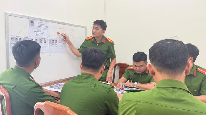 <a href="/doanh-nghiep" title="Doanh nghiệp" rel="dofollow">Doanh nghiệp</a>