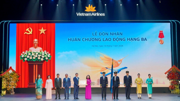<a href="/doanh-nghiep" title="Doanh nghiệp" rel="dofollow">Doanh nghiệp</a>