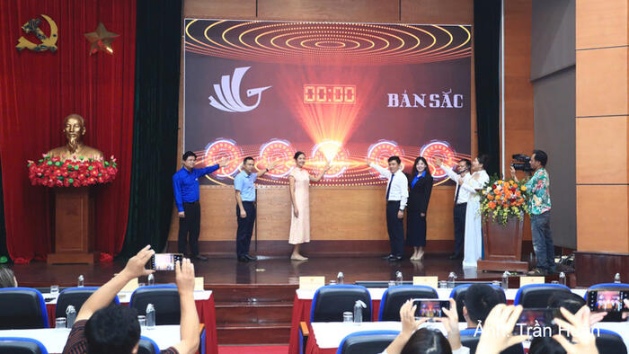 <a href="/cong-nghe" title="Công nghệ" rel="dofollow">Công nghệ</a>