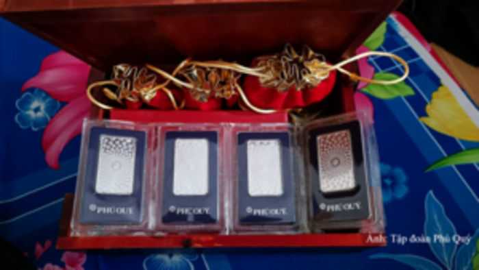 <a href="/thi-truong" title="Thị trường" rel="dofollow">Thị trường</a>