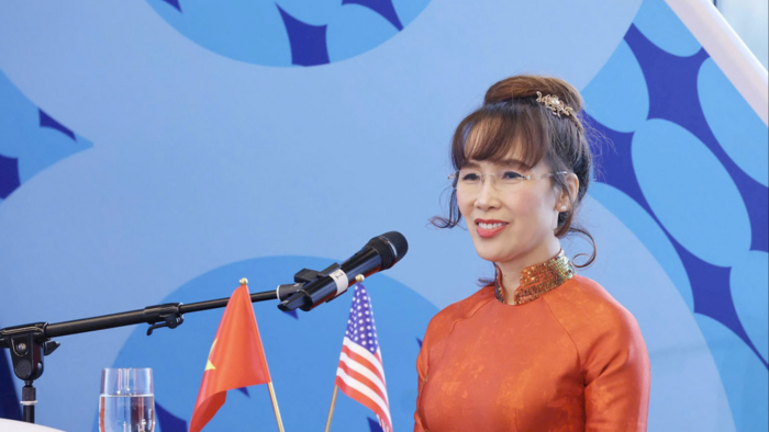 <a href="/thuong-gia" title="Thương gia" rel="dofollow">Thương gia</a>
