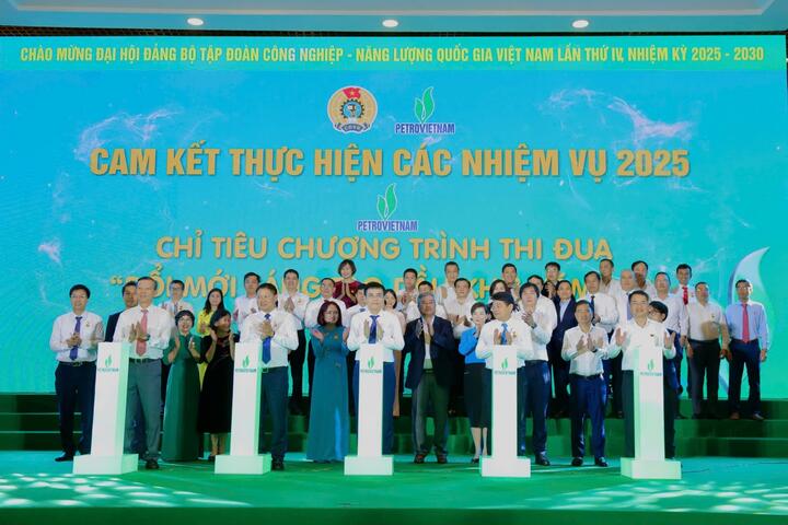 Viết tiếp câu chuyện sáng kiến của người lao động trong hành trình 50 năm Petrovietnam