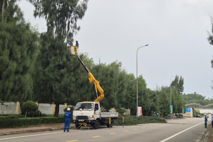 BSR chủ động đảm bảo an toàn NMLD Dung Quất và hỗ trợ người dân tránh trú bão số 13