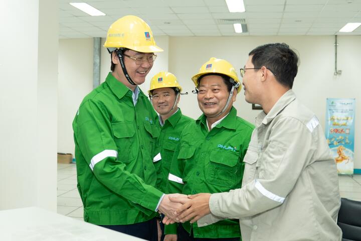 Công đoàn Petrovietnam động viên, chúc Tết người lao động Nhà máy Đạm Phú Mỹ