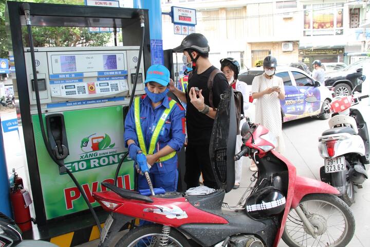 Tăng tốc E10 trước biến động Trung Đông: Người dân dần thích nghi