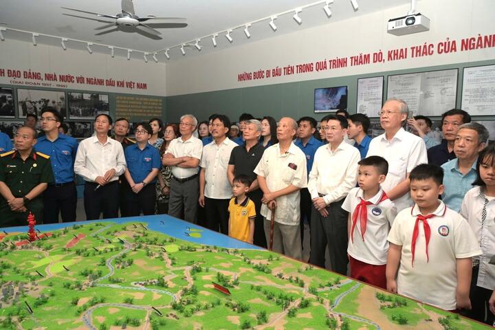 Petrovietnam tự hào "Giữ lửa truyền thống, kiến tạo năng lượng quốc gia"