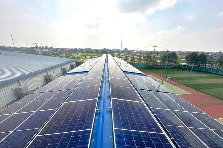 Nghệ An: Người dân dần quen với điện mặt trời, xăng sinh học