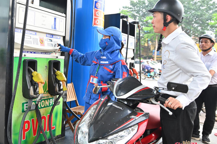 Từ hôm nay, E10 trở thành lựa chọn mới tại cây xăng trên cả nước