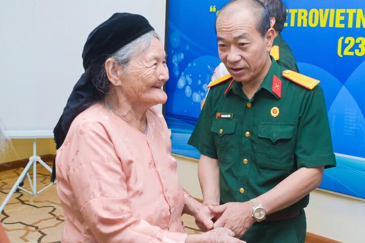 Petrovietnam tiếp nối truyền thống "Uống nước nhớ nguồn" trên hành trình tri ân