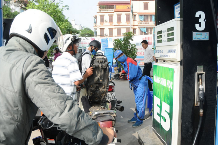 Thực hiện đồng bộ các giải pháp bảo đảm cung ứng xăng dầu