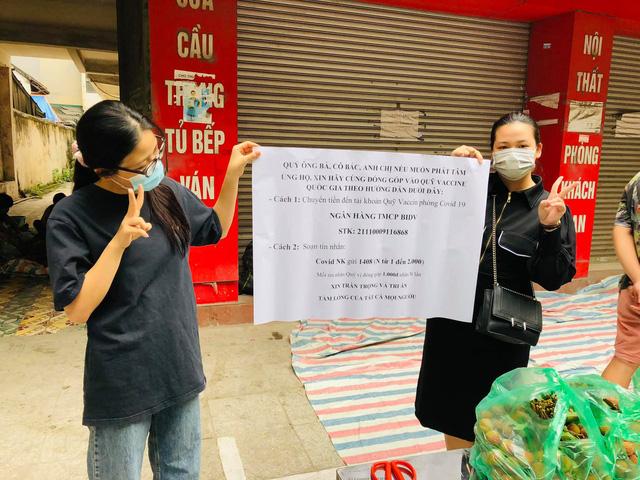 Người phụ nữ Hà Nội mua 2 tấn vải Bắc Giang để phát miễn phí, không nhận tiền ủng hộ mà hướng dẫn mọi người đóng góp cho Quỹ vaccine phòng Covid-19 - Ảnh 5. Người phụ nữ Hà Nội mua 2 tấn vải Bắc Giang để phát miễn phí, không nhận tiền ủng hộ mà hướng dẫn mọi người đóng góp cho Quỹ vaccine phòng Covid-19 - Ảnh 5.