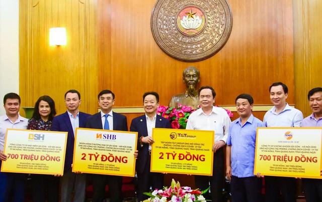 T&T Group và hệ sinh thái của bầu Hiển đóng góp gần 240 tỷ đồng phòng chống dịch COVID-19 - Ảnh 3. T&T Group và hệ sinh thái của bầu Hiển đóng góp gần 240 tỷ đồng phòng chống dịch COVID-19 - Ảnh 3.