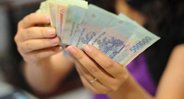 Tiền gửi vào ngân hàng giảm kỷ lục, tiền đang ‘chảy’ vào đâu? - Ảnh 1. Tiền gửi vào ngân hàng giảm kỷ lục, tiền đang ‘chảy’ vào đâu? - Ảnh 1.