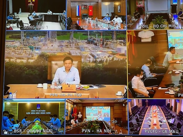 Toàn cảnh trực tuyến tại 8 điểm cầu. Toàn cảnh trực tuyến tại 8 điểm cầu.