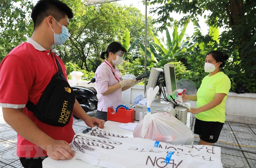 Hà Nội triển khai xe bán hàng lưu động trong thời gian giãn cách | Xã hội | Vietnam+ (VietnamPlus)