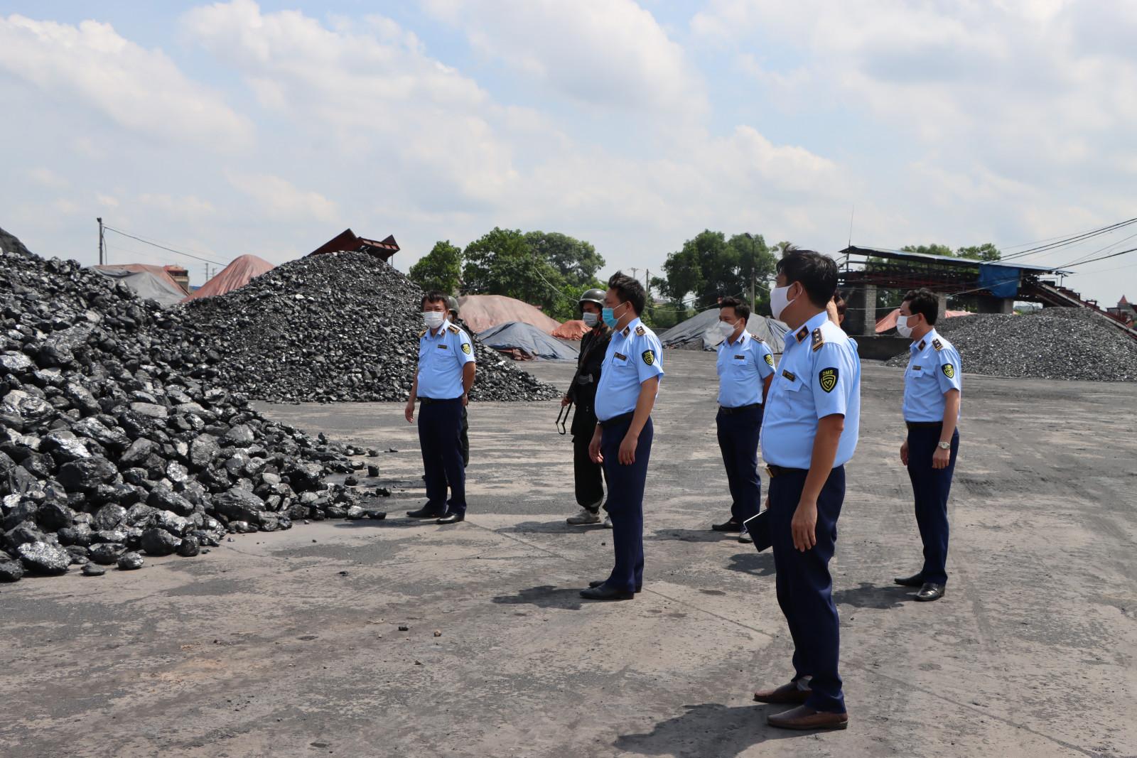Tiếp tục điều tra làm rõ vụ mua bán trái phép hàng triệu tấn than - Ảnh 3