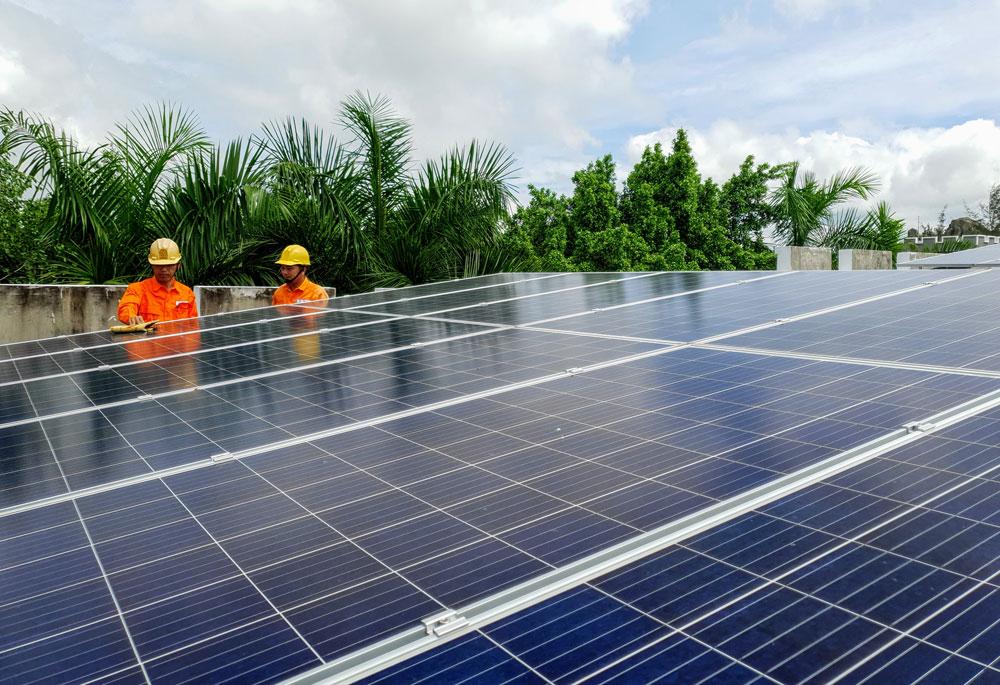 Bất cập trong vấn đề lắp đặt điện mặt trời mái nhà khu công nghiệp - Ảnh 1