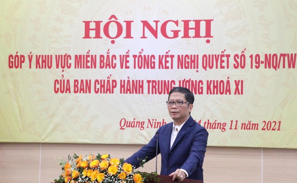 Đồng chí Trần Tuấn Anh, Ủy viên Bộ Chính trị, Trưởng Ban Kinh tế Trung ương, Phó trưởng Ban Thường trực Ban Chỉ đạo Tổng kết Nghị quyết 19-NQ/TW phát biểu