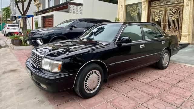 Sắm xe chủ tịch Toyota Crown đời 1998, chủ xe may mắn bốc trúng biển ngũ quý và bán lại món hời giá 800 triệu đồng - Ảnh 3.