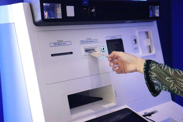 Khách hàng có thể nộp/rút tiền bằng CCCD tại ngân hàng tự động Digimi+ Bản Việt - Ảnh 1.