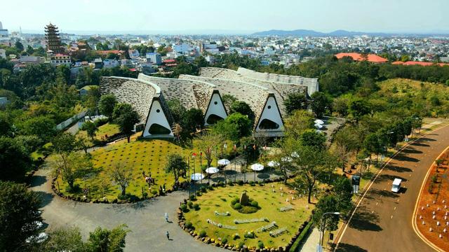 Trung Nguyên của ông Đặng Lê Nguyên Vũ nhảy vào bán lẻ, xây không gian bán lẻ chuyên về cà phê lớn nhất thế giới tại Buôn Ma Thuột - Ảnh 1.