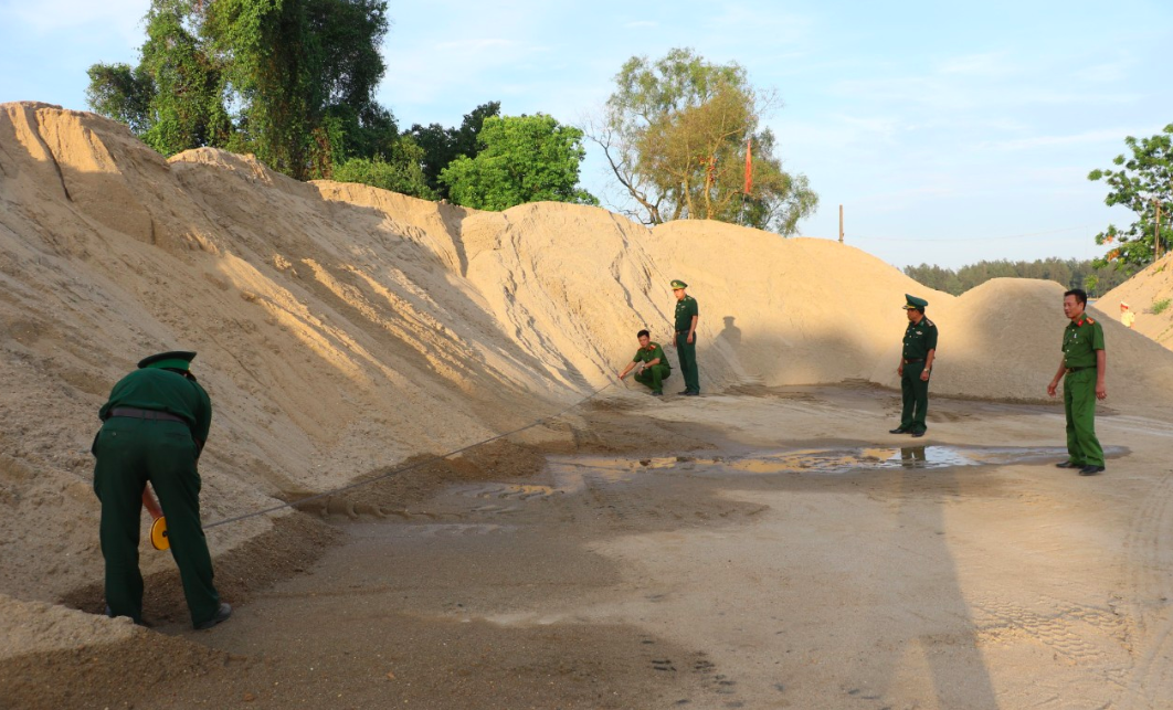 Nghệ An: Gian nan cuộc chiến chống cát tặc trên sông Lam - Ảnh 2