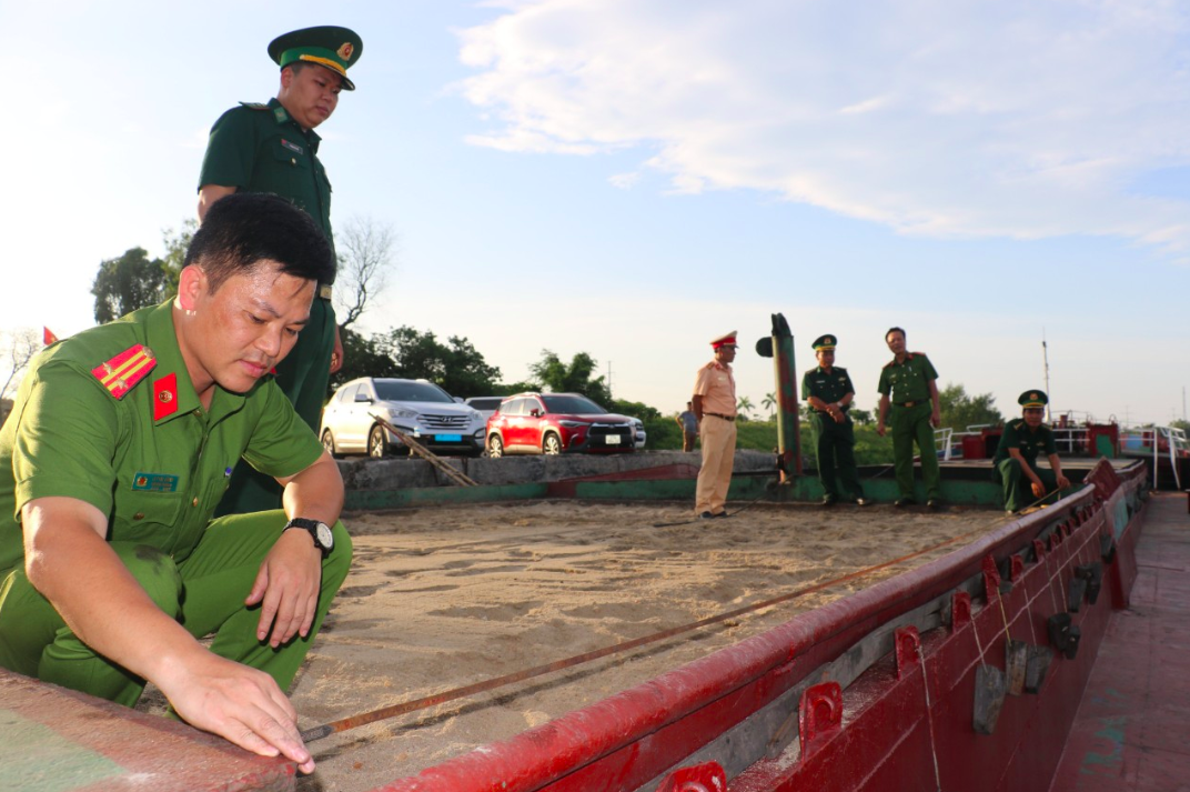 Nghệ An: Gian nan cuộc chiến chống cát tặc trên sông Lam - Ảnh 1