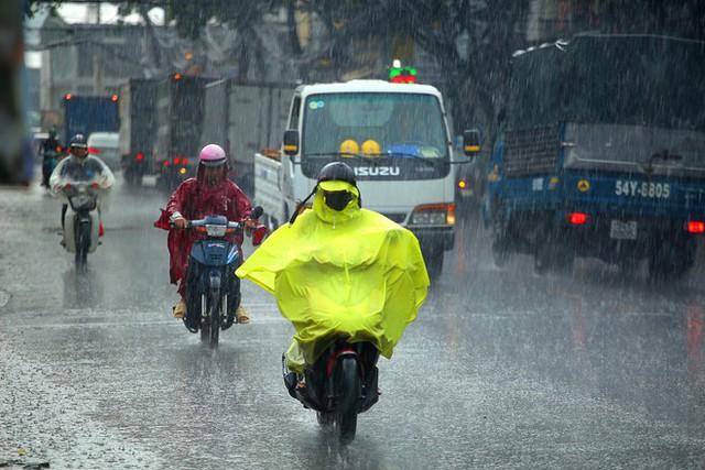 Thời tiết hôm nay 21/7: Mưa dông kéo dài trên cả 3 miền - Ảnh 1