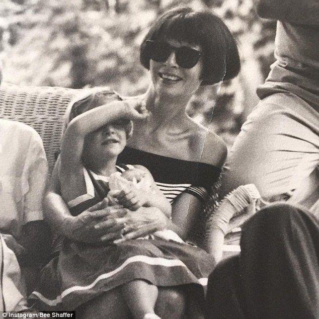 Anna Wintour: Thét ra lửa ở nơi làm việc, cầm trịch làng thời trang, nhưng cũng là mẹ hiền được các con hết mực thương yêu - Ảnh 18.