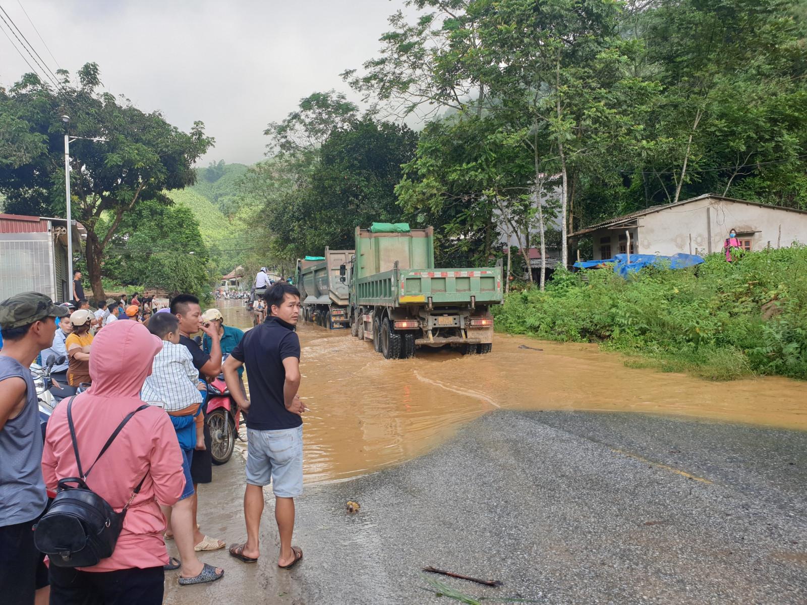 Yên Bái: Mưa lớn gây thiệt hại 120 triệu đồng và nhiều điểm bị ngập úng kéo dài - Ảnh 1