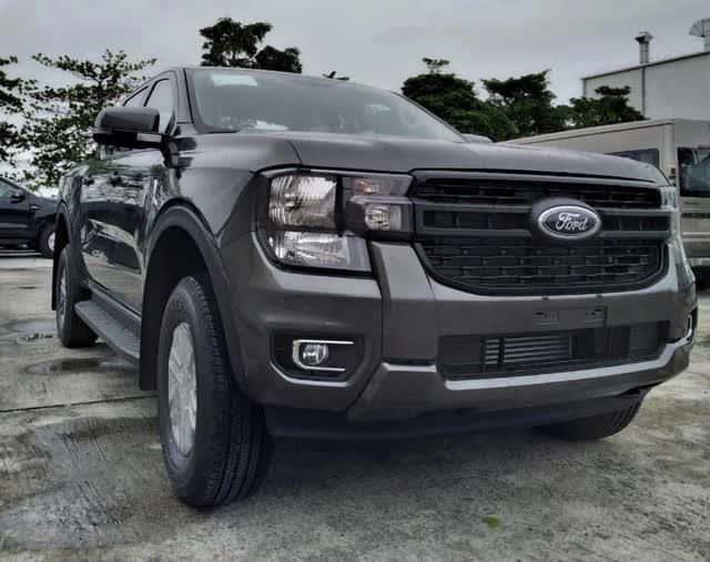 Ford Ranger 2023 chốt ngày ra mắt Việt Nam: Giá dự kiến từ 648 triệu đồng, nhiều trang bị, dễ tạo cơn sốt như Everest - Ảnh 5.