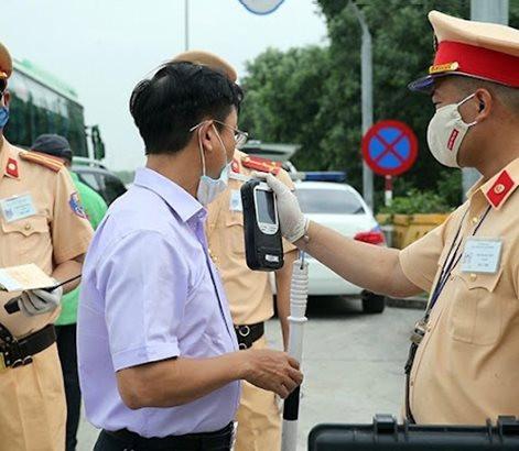 Những ngụm bia "đắng" của Sabeco, Habeco: Siết chặt thổi nồng độ cồn, giá nguyên liệu tăng, thêm đại gia ngoại nhăm nhe chia lại thị trường - Ảnh 1.