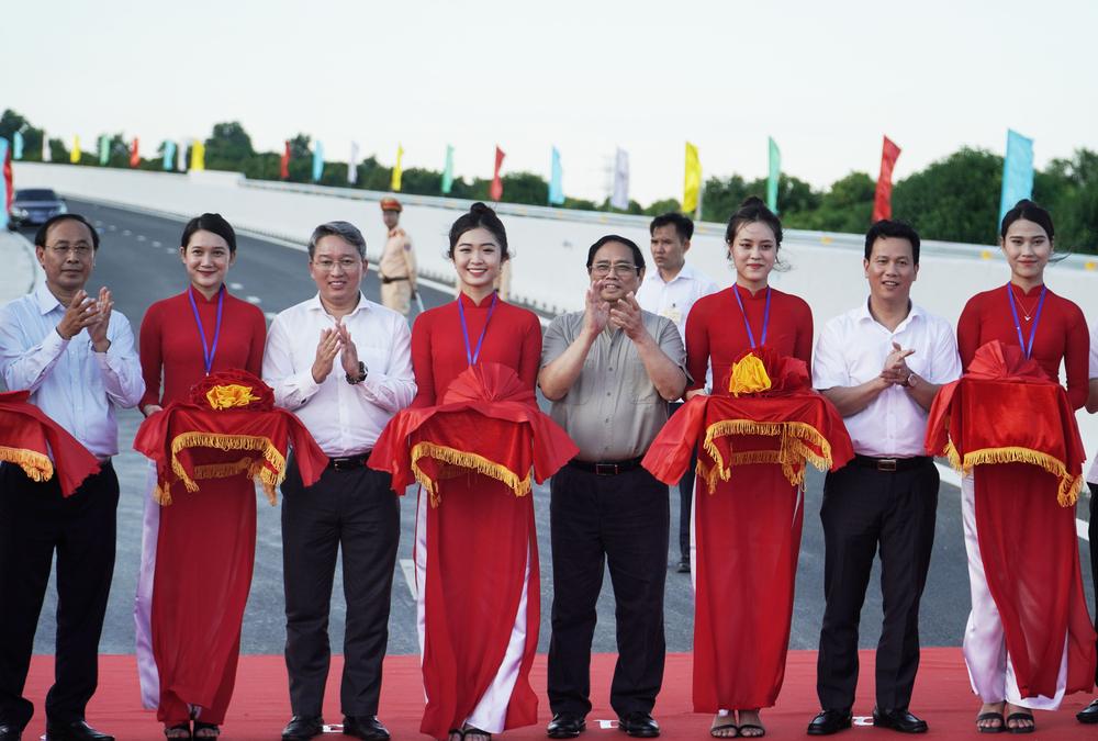 Cao tốc - cú hích mới cho kinh tế Khánh Hòa - Ảnh 1.