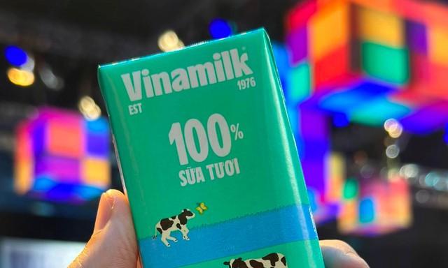 Cổ phiếu Vinamilk tăng mạnh, thành viên thuộc SCIC muốn thoái sạch vốn